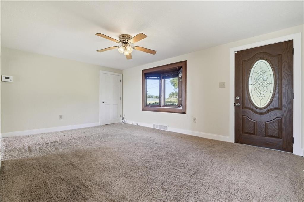 41 R Kenridge Drive McKees Rocks, PA 15136 - Photo 3 of 48 Gallery Image 3
