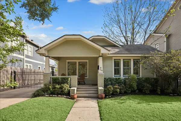 $825,000 | 758 East 17th Street, Houston, TX 77008