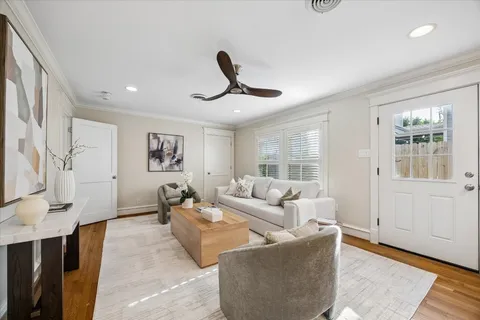 $825,000 | 758 East 17th Street, Houston, TX 77008