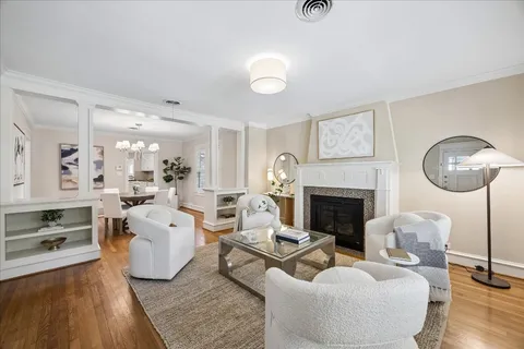 $825,000 | 758 East 17th Street, Houston, TX 77008