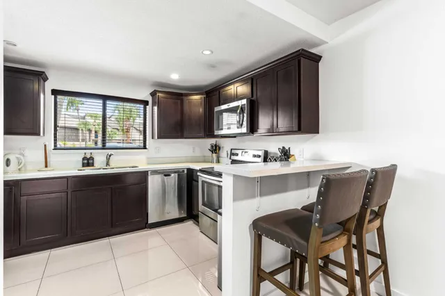 $2,600 | 1665 Cabot Lane, Unit A3, Wellington, FL 33414