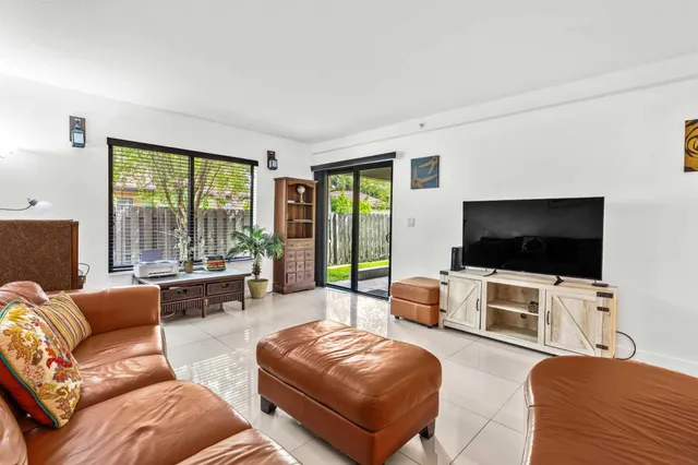 $2,600 | 1665 Cabot Lane, Unit A3, Wellington, FL 33414