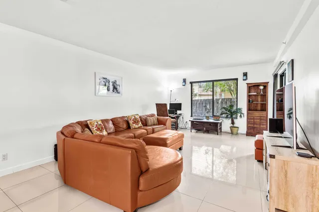 $2,600 | 1665 Cabot Lane, Unit A3, Wellington, FL 33414