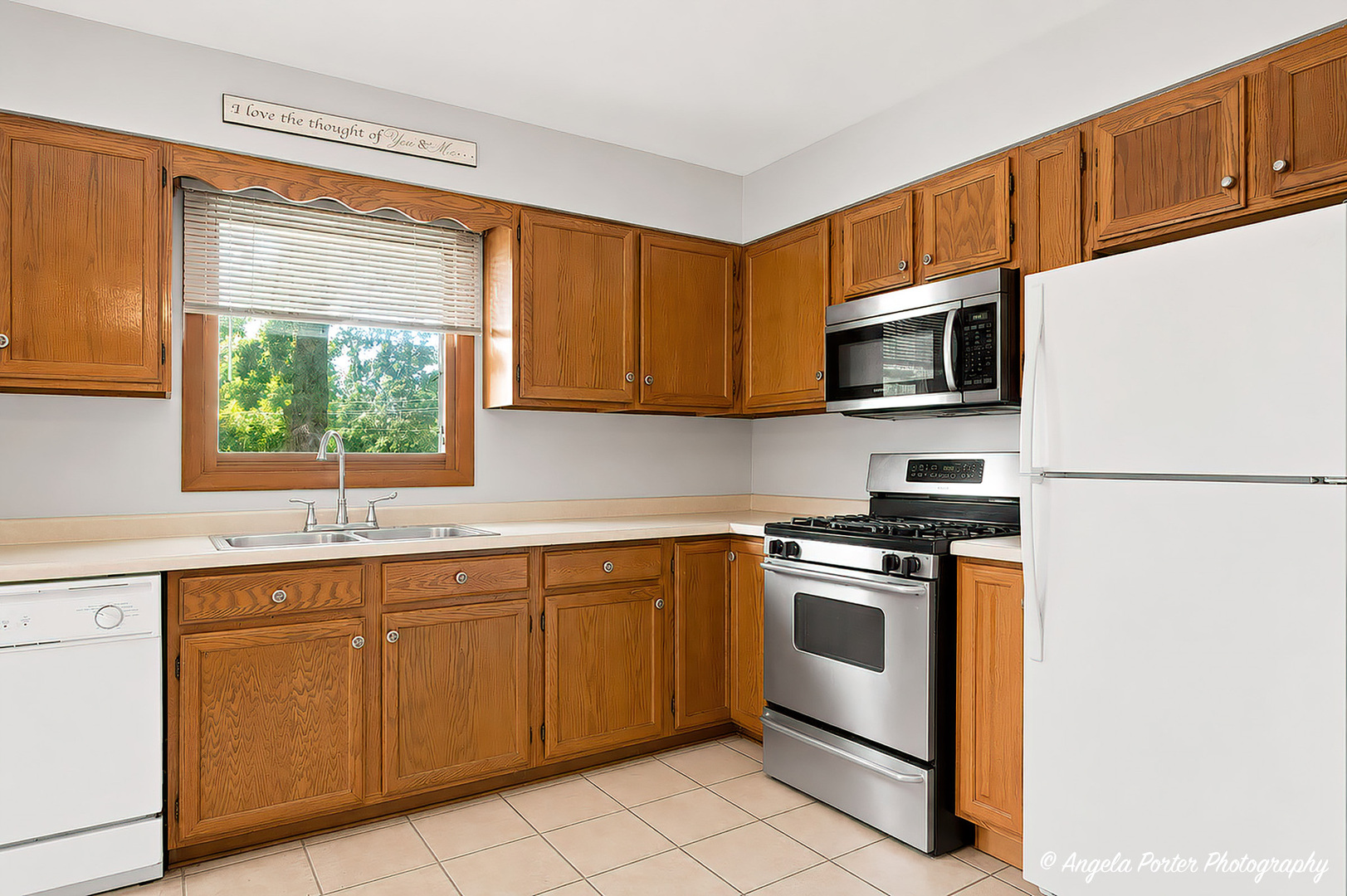 2494 Forest View Road Lindenhurst, IL 60046 - Photo 10 of 29