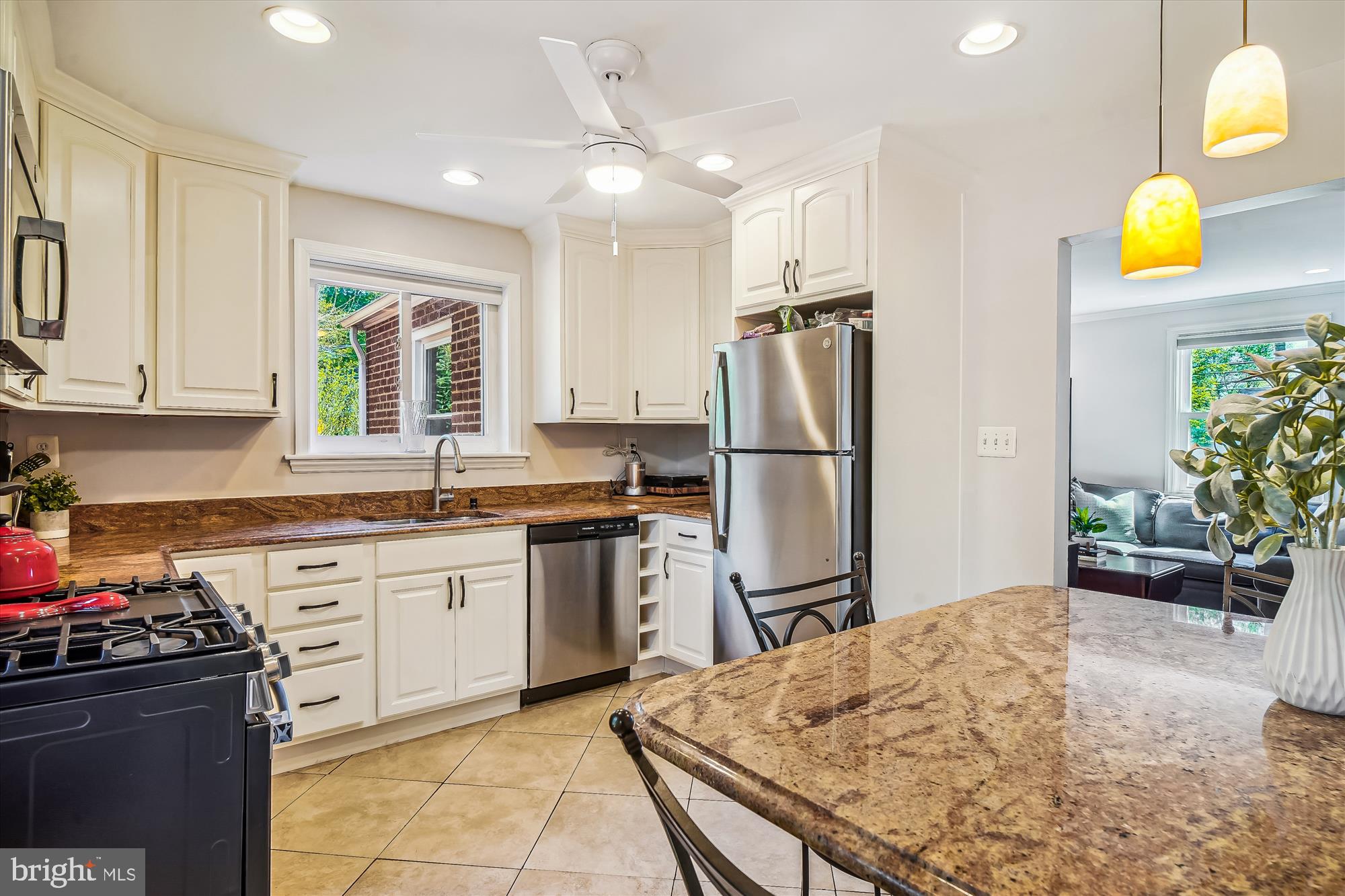 2901 Collins Avenue Silver Spring, MD 20902 - Photo 6 of 31 Gallery Image 6