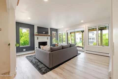 $1,595,000 | 10 Buckingham Lane, Monterey, MA 01245
