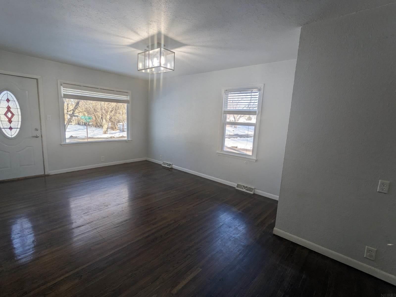 626 Anthony Street Waterloo, IA 50707 - Photo 4 of 18 Gallery Image 4