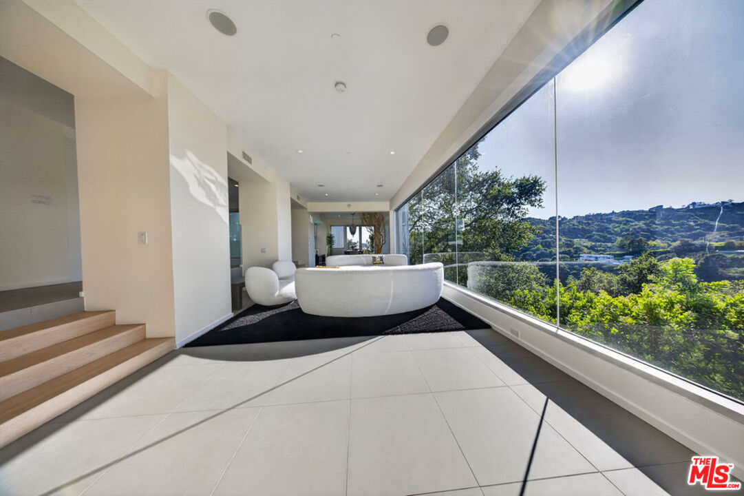 9716 Oak Pass Road Beverly Hills, CA 90210 - Photo 8 of 73