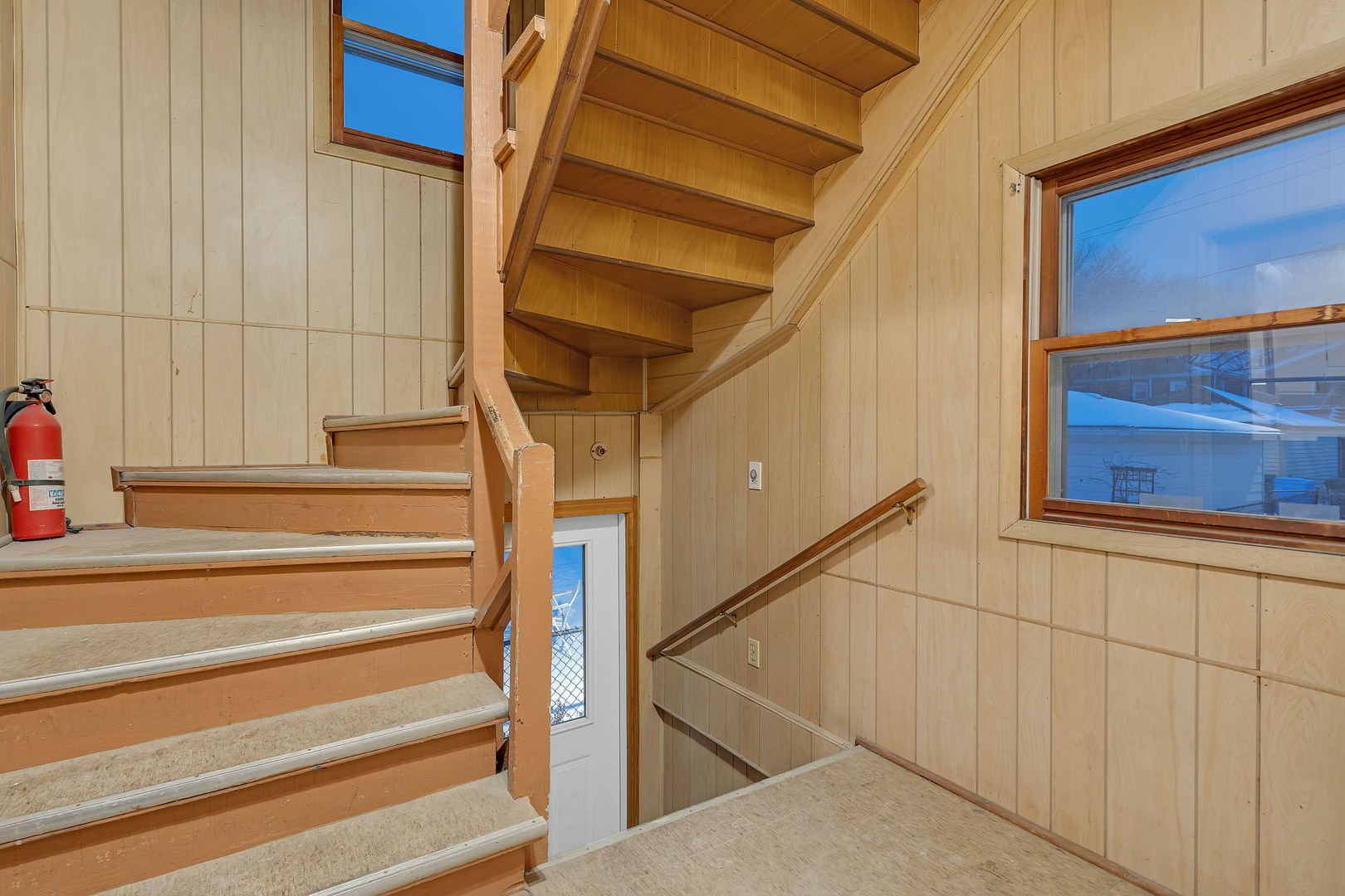 6138 North Meade Avenue Chicago, IL 60646 - Photo 27 of 32 a view of entryway