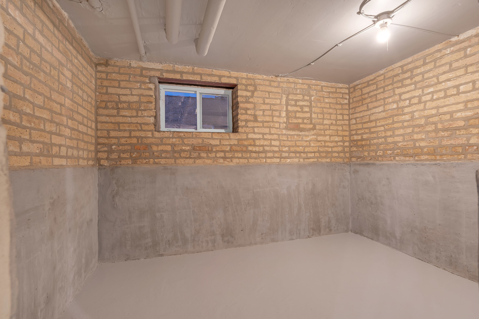 6138 North Meade Avenue Chicago, IL 60646 - Photo 30 of 32 a bathroom with a shower