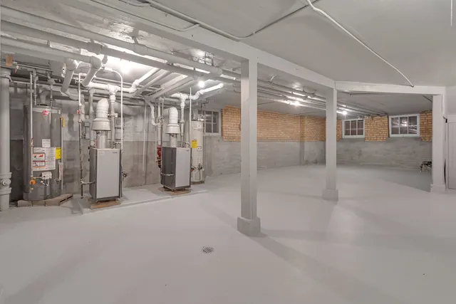 $698,000 | 6138 North Meade Avenue, Chicago, IL 60646