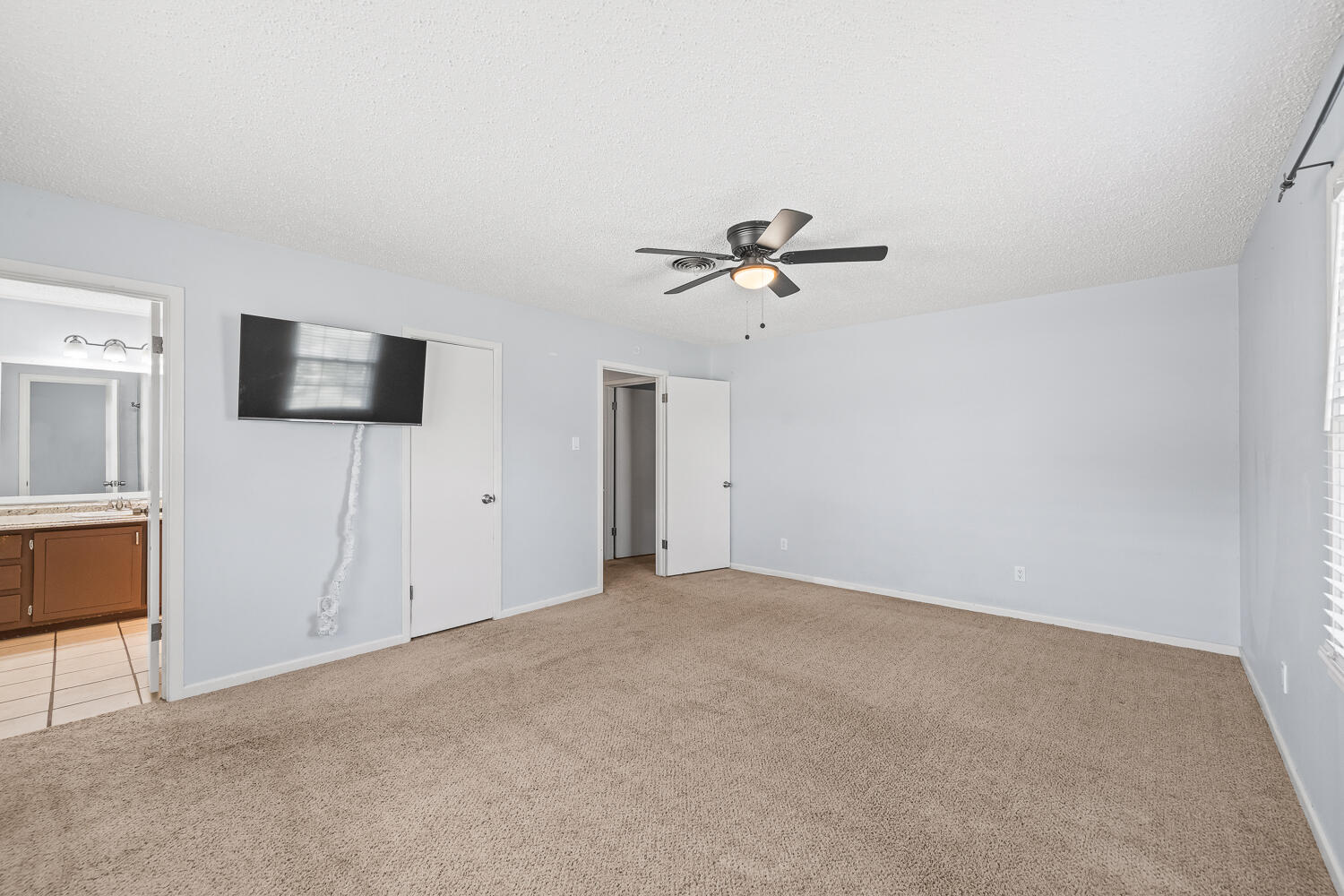 5204 7th Street Lubbock, TX 79416 - Photo 15 of 29 a view of empty room with windows