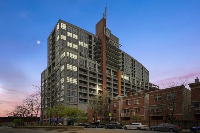 $4,000 | 1530 South State Street, Unit 1004, Chicago, IL 60605