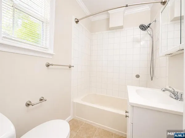 $3,850 | 161 Lincoln Avenue, Unit 2, Dumont, NJ 07628