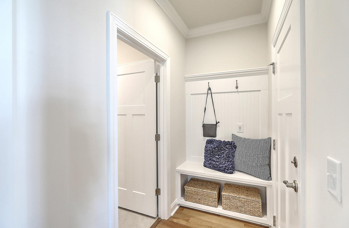 1273 Gannett Road Mount Pleasant, SC 29464 - Photo 8 of 45 Valet to laundry room