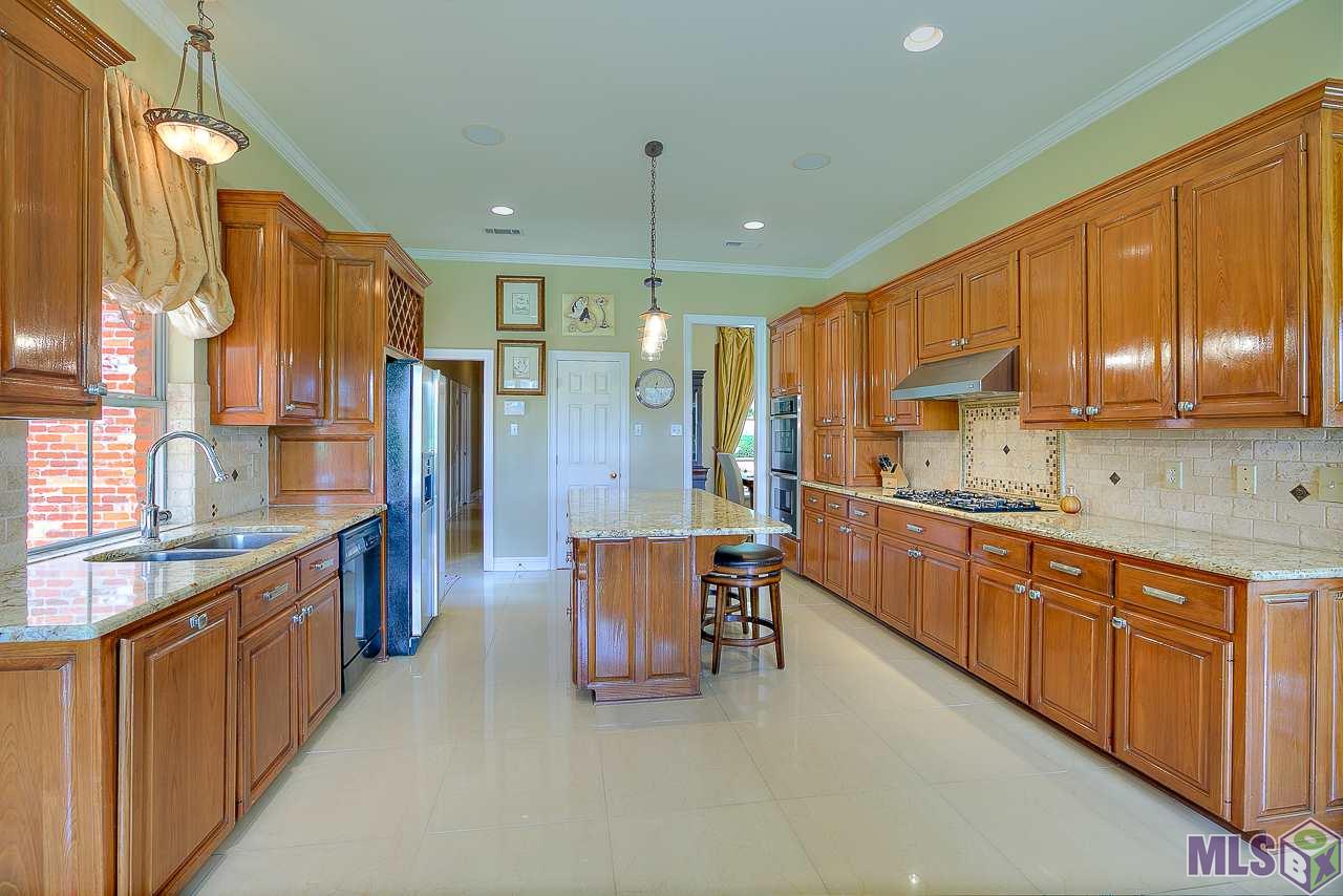 18542 Perkins Road Prairieville, LA 70769 - Photo 13 of 36 Kitchen 1