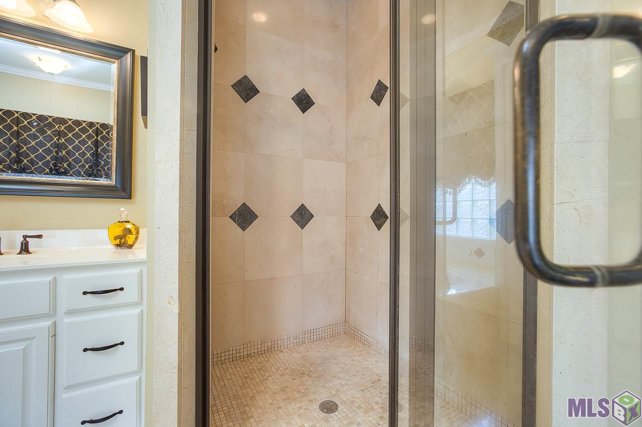 18542 Perkins Road Prairieville, LA 70769 - Photo 20 of 36 Master shower