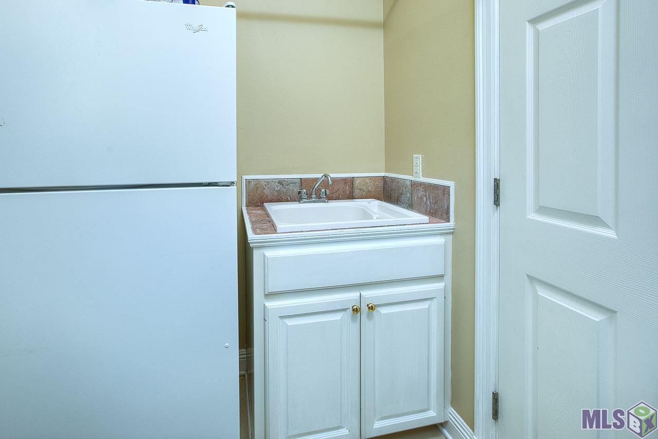 18542 Perkins Road Prairieville, LA 70769 - Photo 28 of 36 Laundry Sink