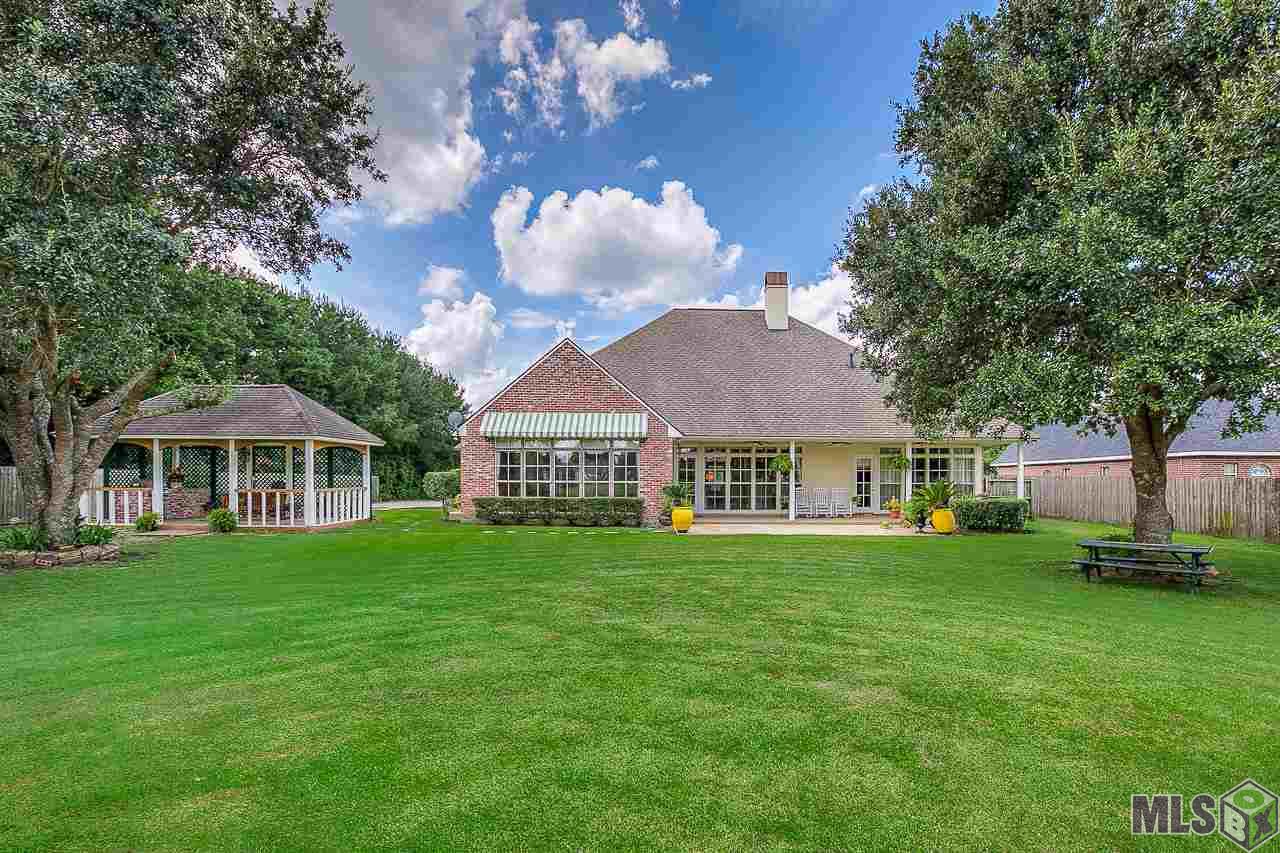 18542 Perkins Road Prairieville, LA 70769 - Photo 4 of 36 Back Patio