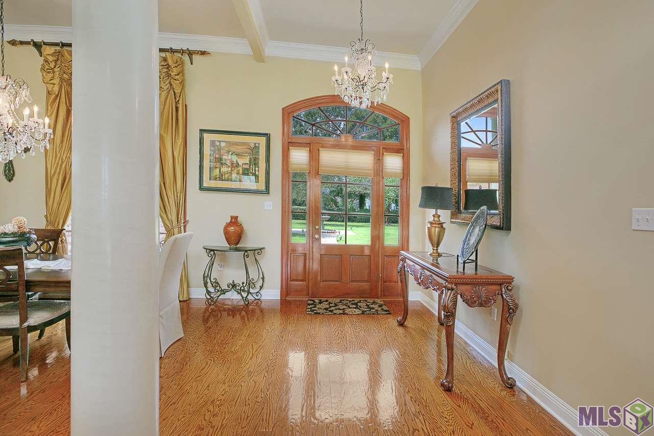 18542 Perkins Road Prairieville, LA 70769 - Photo 7 of 36 Foyer