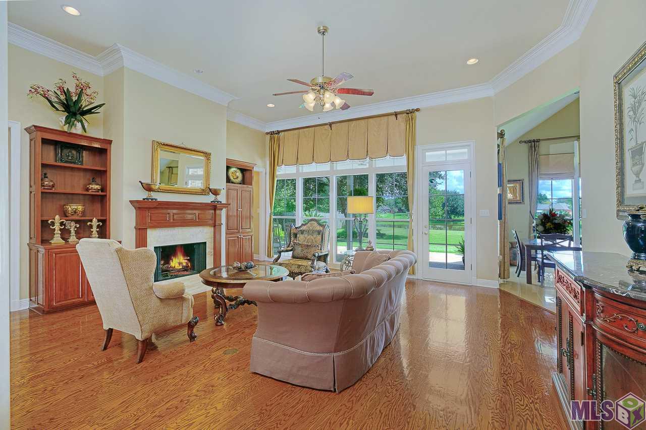 18542 Perkins Road Prairieville, LA 70769 - Photo 10 of 36 Livng room 2
