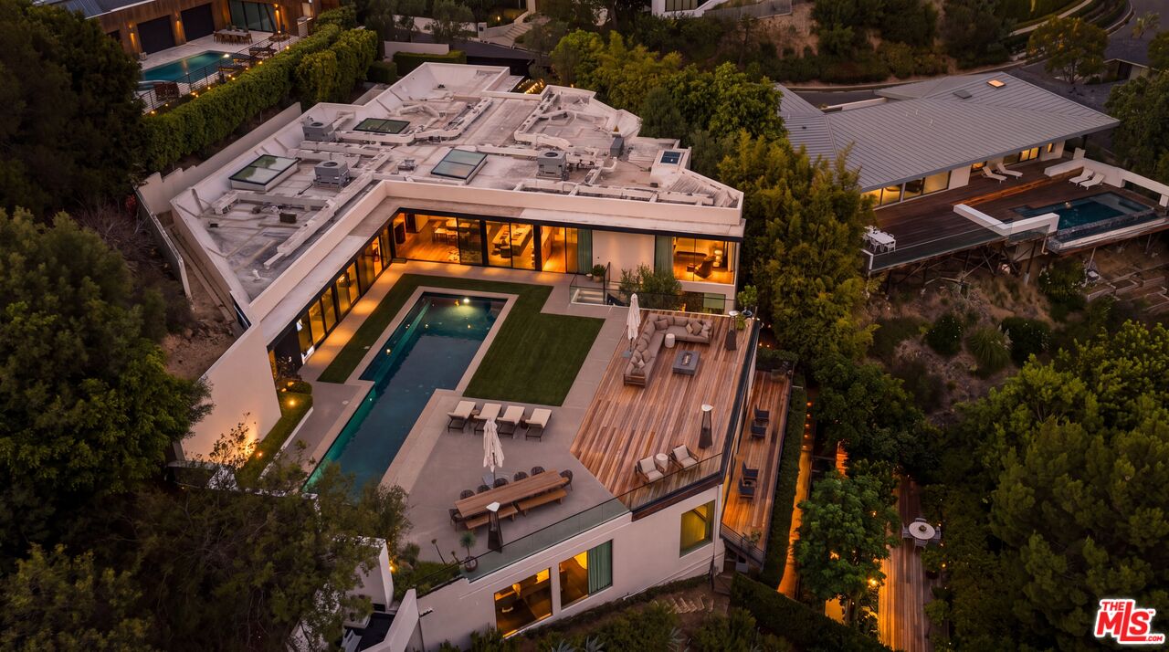 1877 Rising Glen Road Los Angeles, CA 90069 - Photo 30 of 30 Gallery Image 30