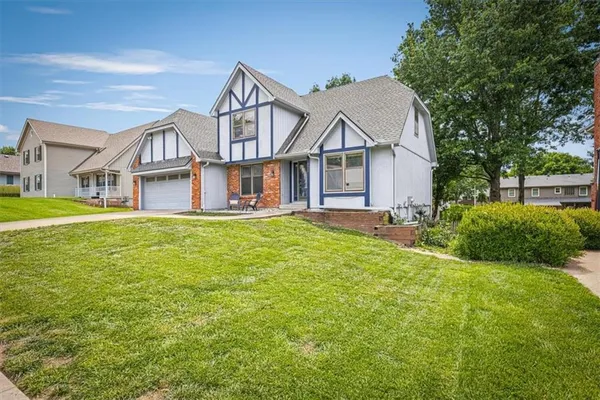 $445,000 | 8020 North Flora Avenue, Kansas City, MO 64118