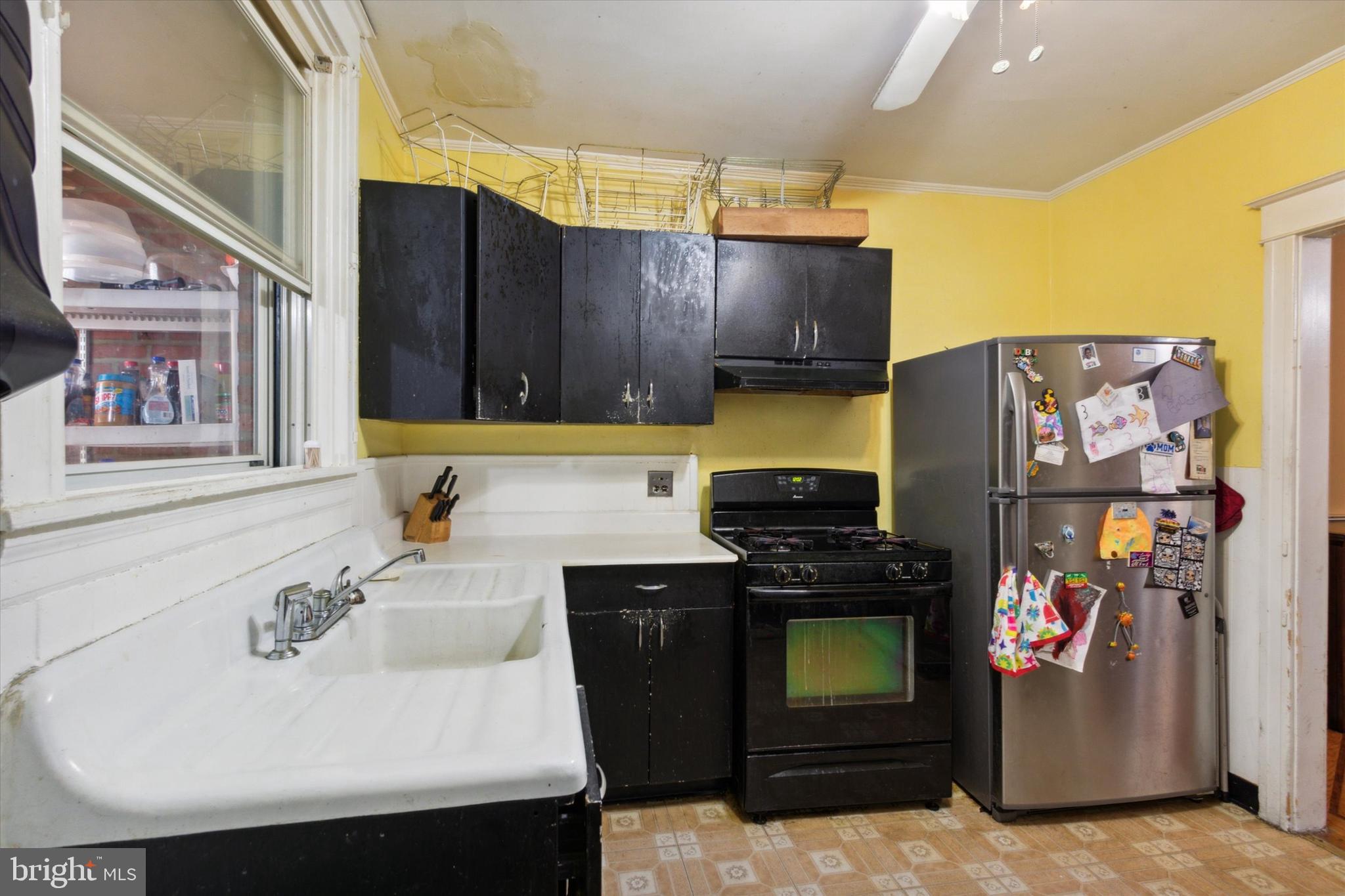 7247 Calvin Road Upper Darby, PA 19082 - Photo 6 of 15 Kitchen