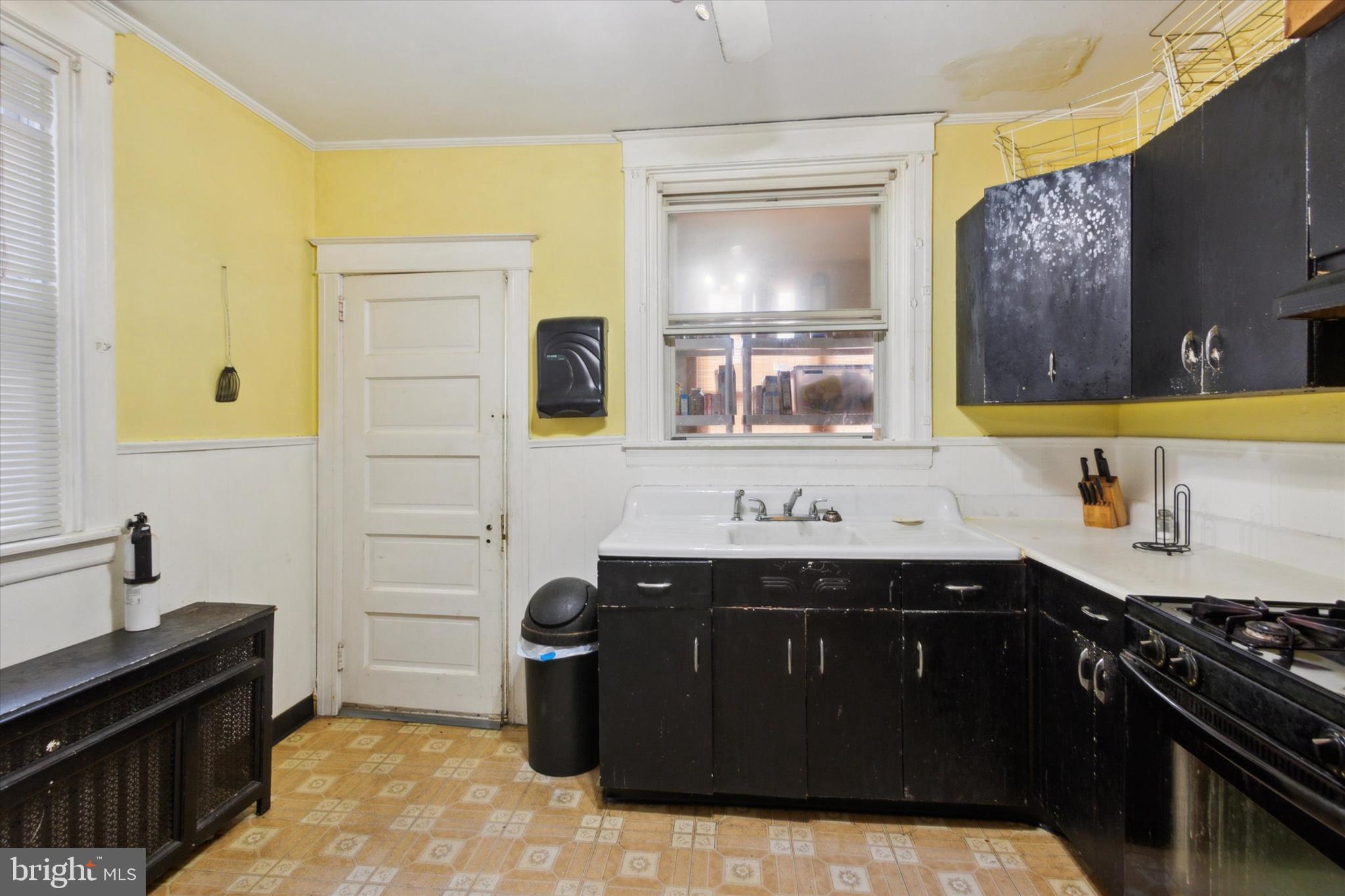 7247 Calvin Road Upper Darby, PA 19082 - Photo 7 of 15 Kitchen