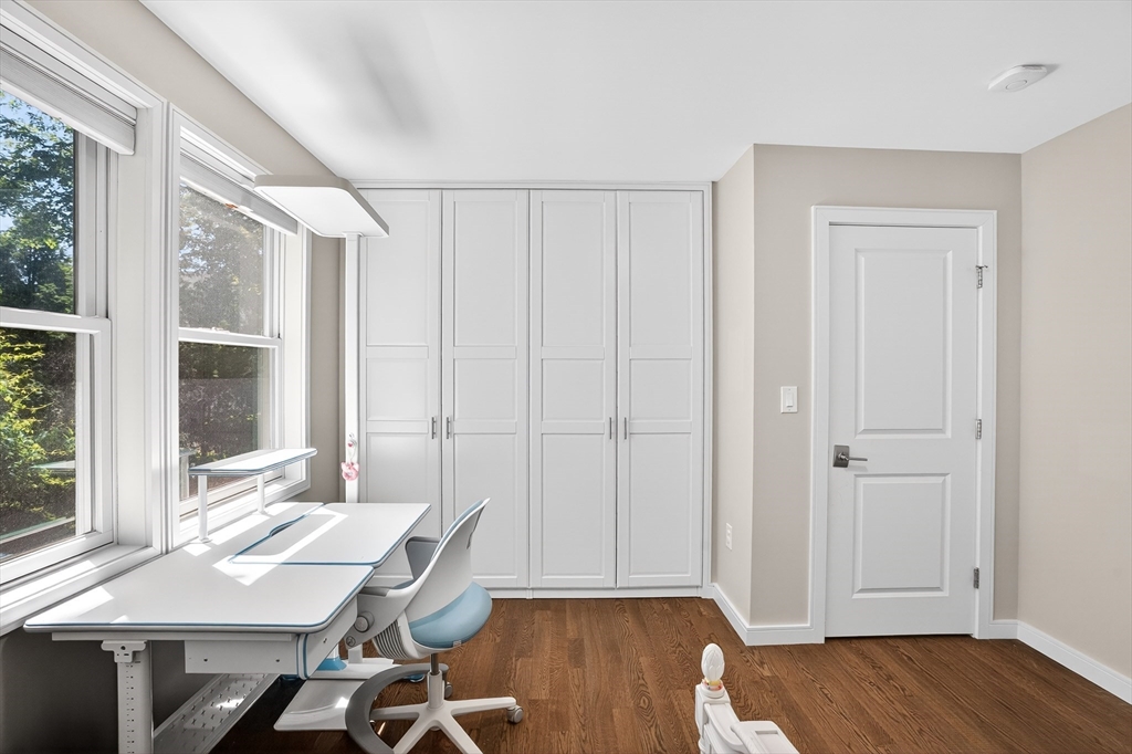 142 Edinboro Street, Unit 142 Newton, MA 02460 - Photo 27 of 40