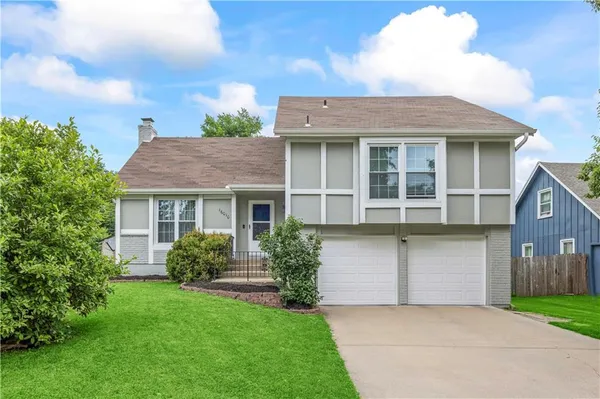 $340,000 | 16010 West 154th Terrace, Olathe, KS 66062