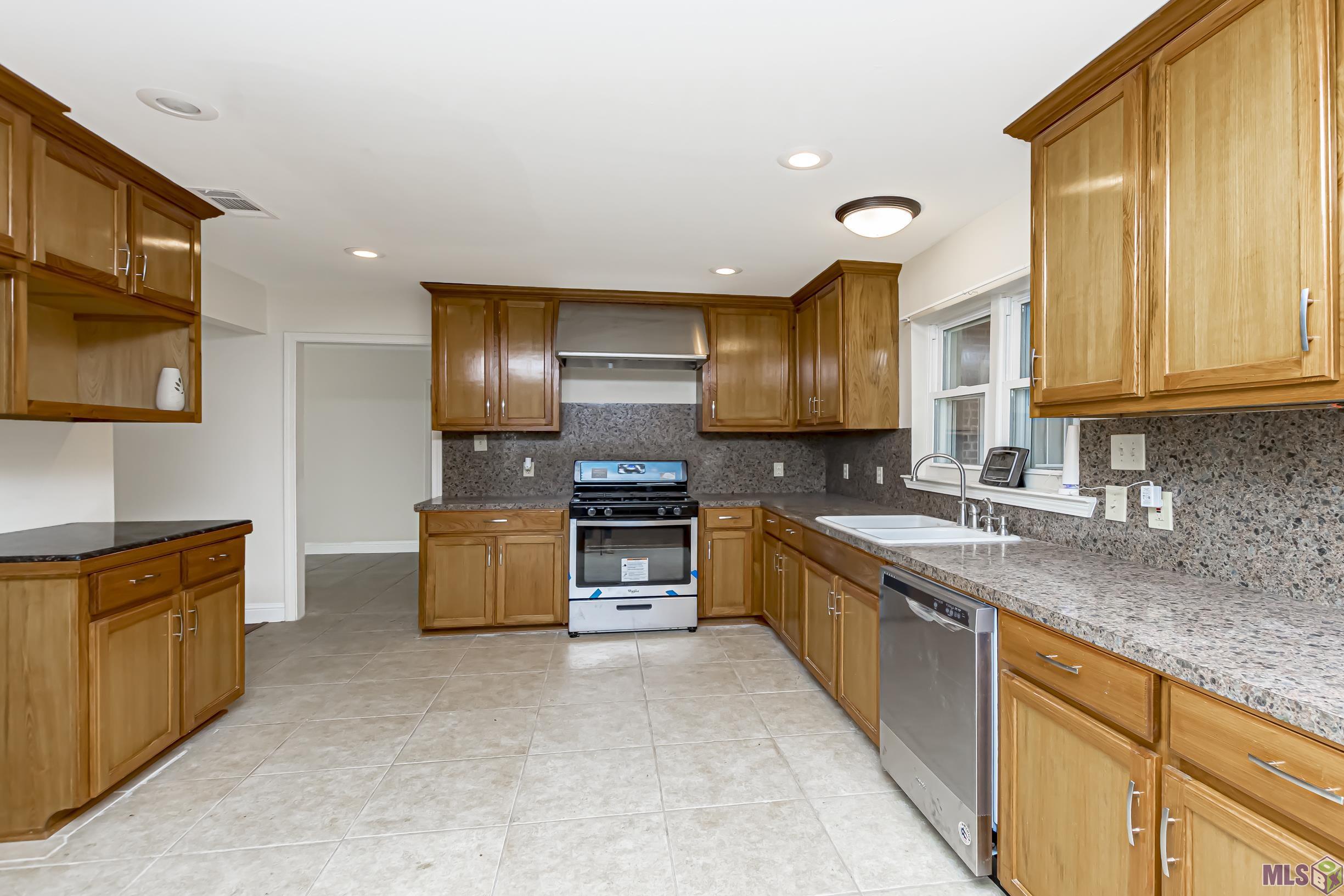 6475 Kleinpeter Road Baton Rouge, LA 70811 - Photo 9 of 29 Gallery Image 9