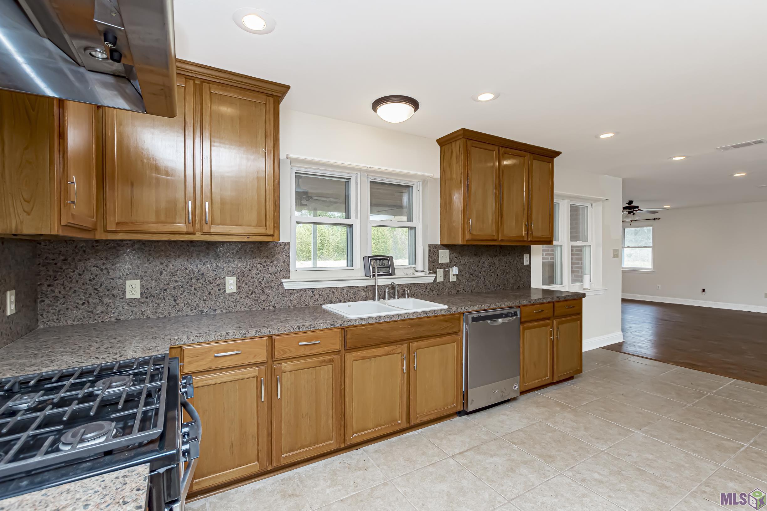 6475 Kleinpeter Road Baton Rouge, LA 70811 - Photo 10 of 29 Gallery Image 10