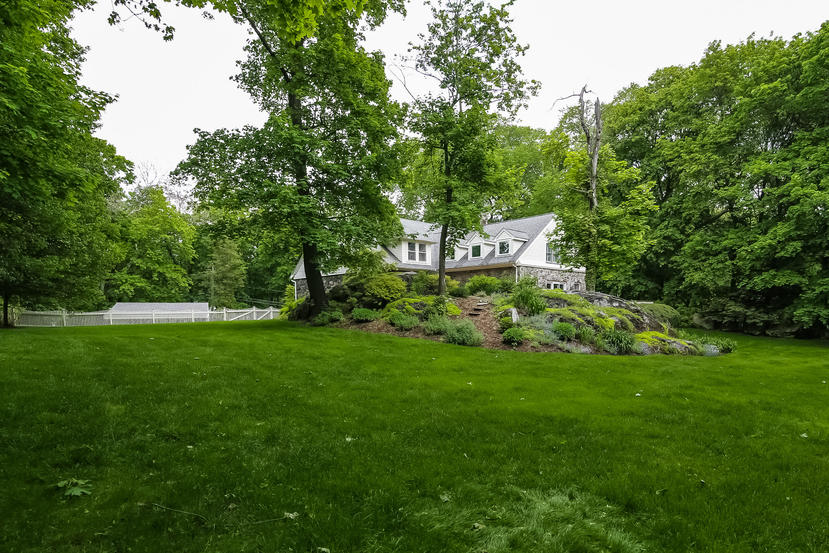 17 Goodwives River Road Darien, CT 06820 - Photo 47 of 51 a view of a park