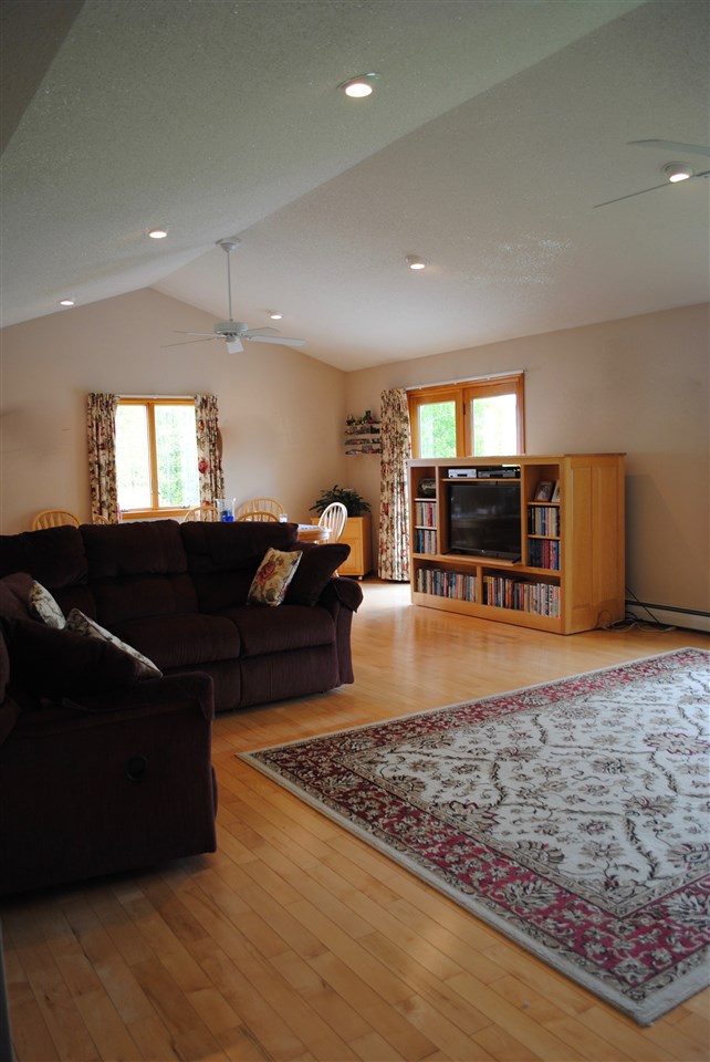 1087 Slate Ledge Road Waterford, VT 05819 - Photo 17 of 37