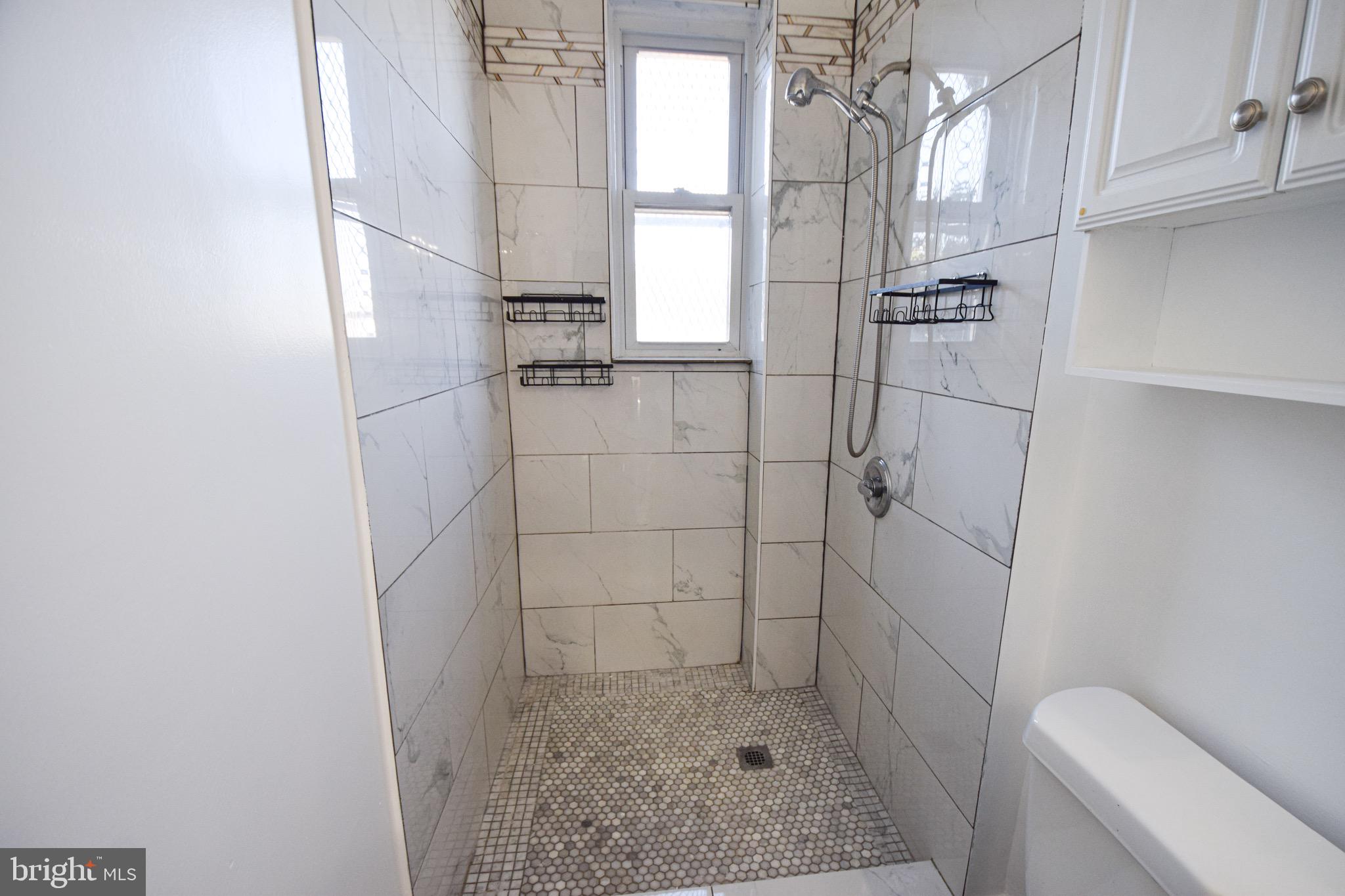 2542 West Pratt Street Baltimore, MD 21223 - Photo 27 of 44 Shower