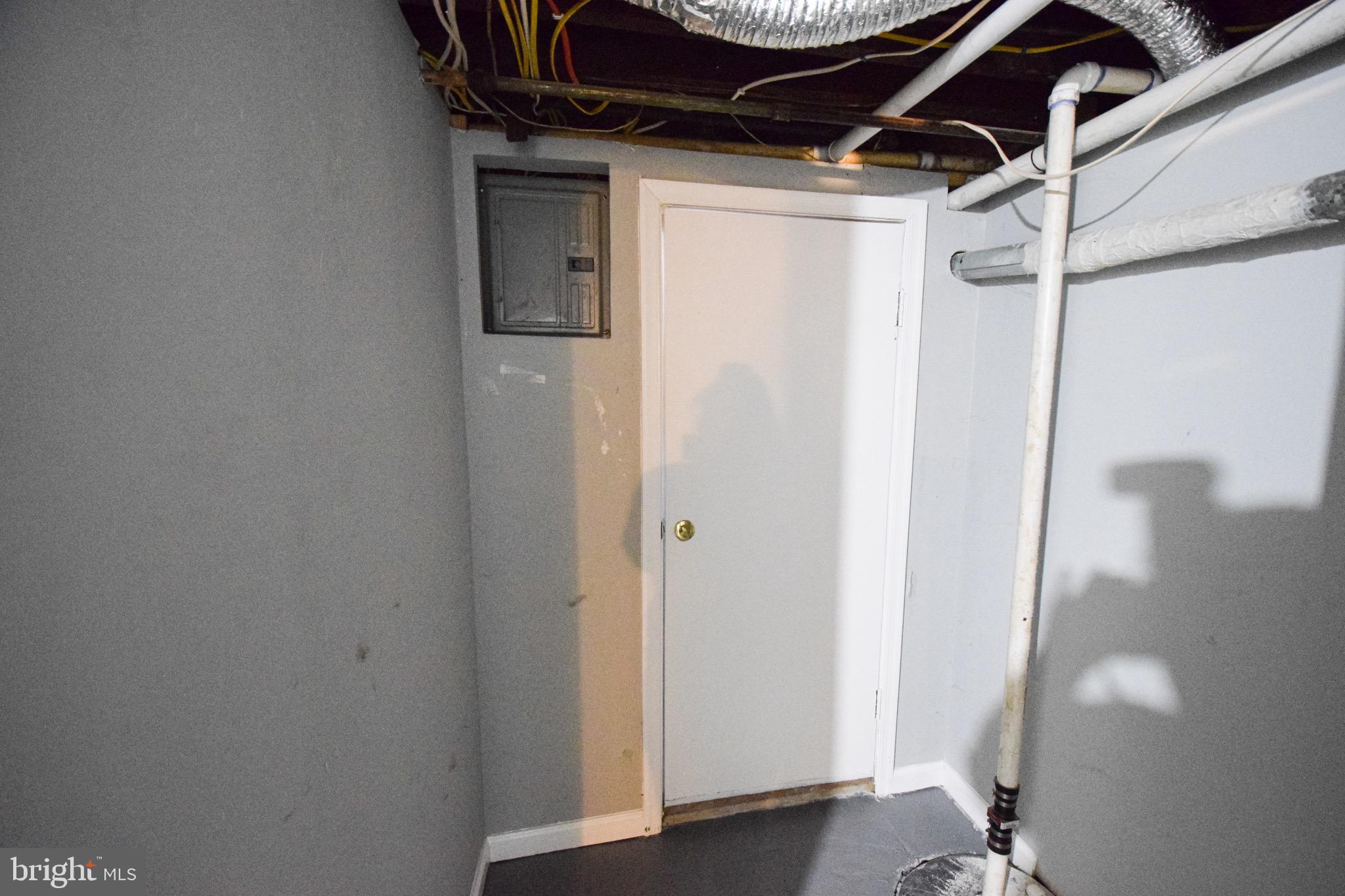 2542 West Pratt Street Baltimore, MD 21223 - Photo 33 of 44 Backdoor