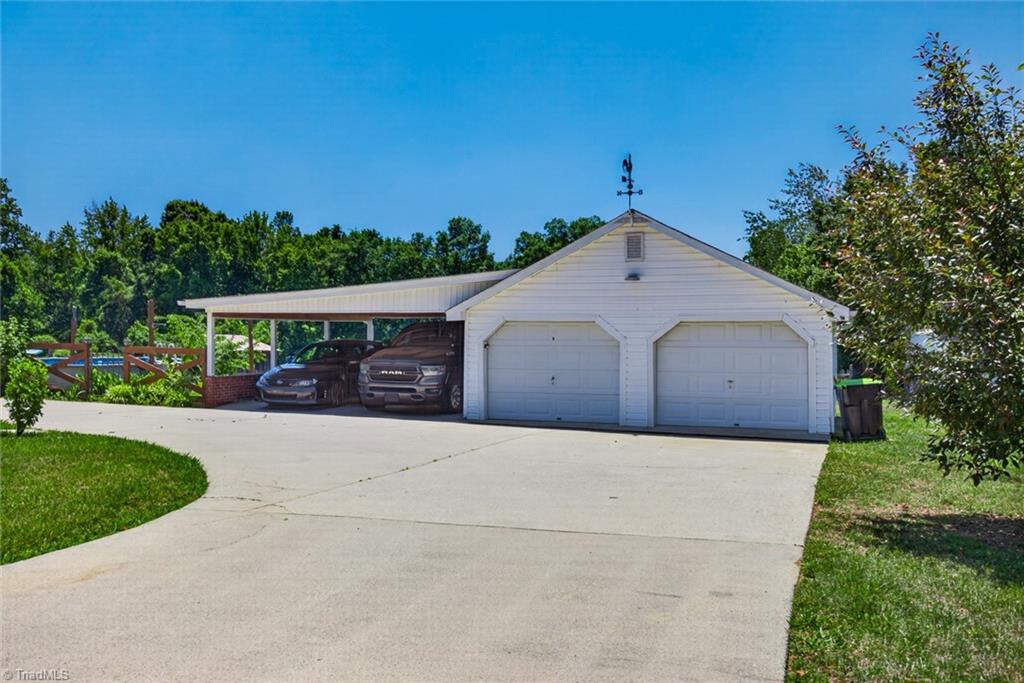 699 John Young Road Lexington, NC 27292 - Photo 8 of 49