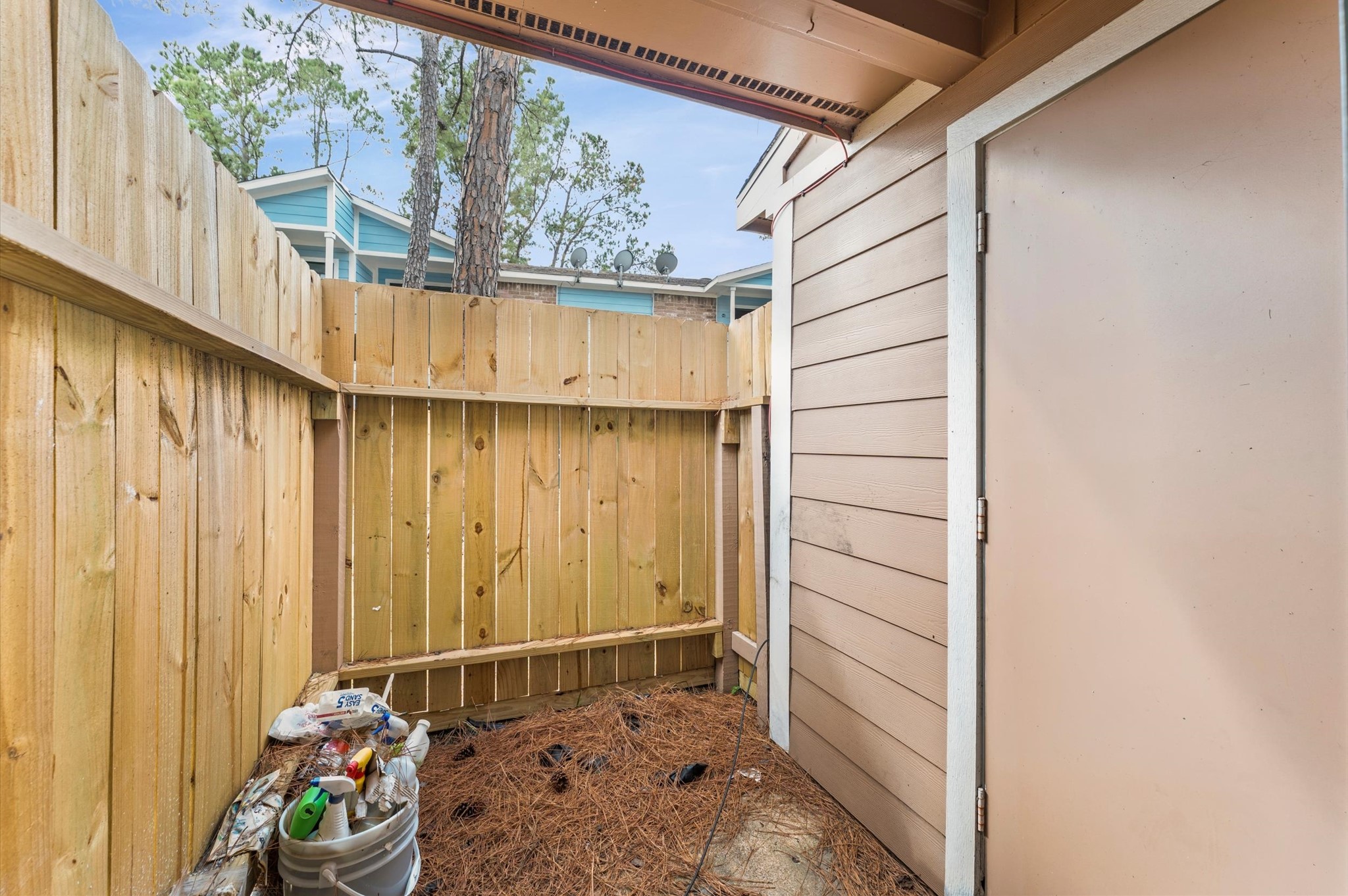 7402 Alabonson Road, Unit 303 Houston, TX 77088 - Photo 19 of 20