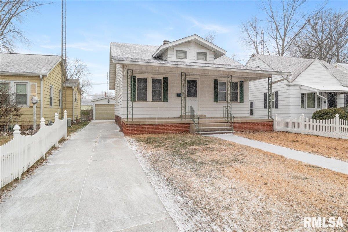 2041 North 7th Street Springfield, IL 62702 - Photo 1 of 24