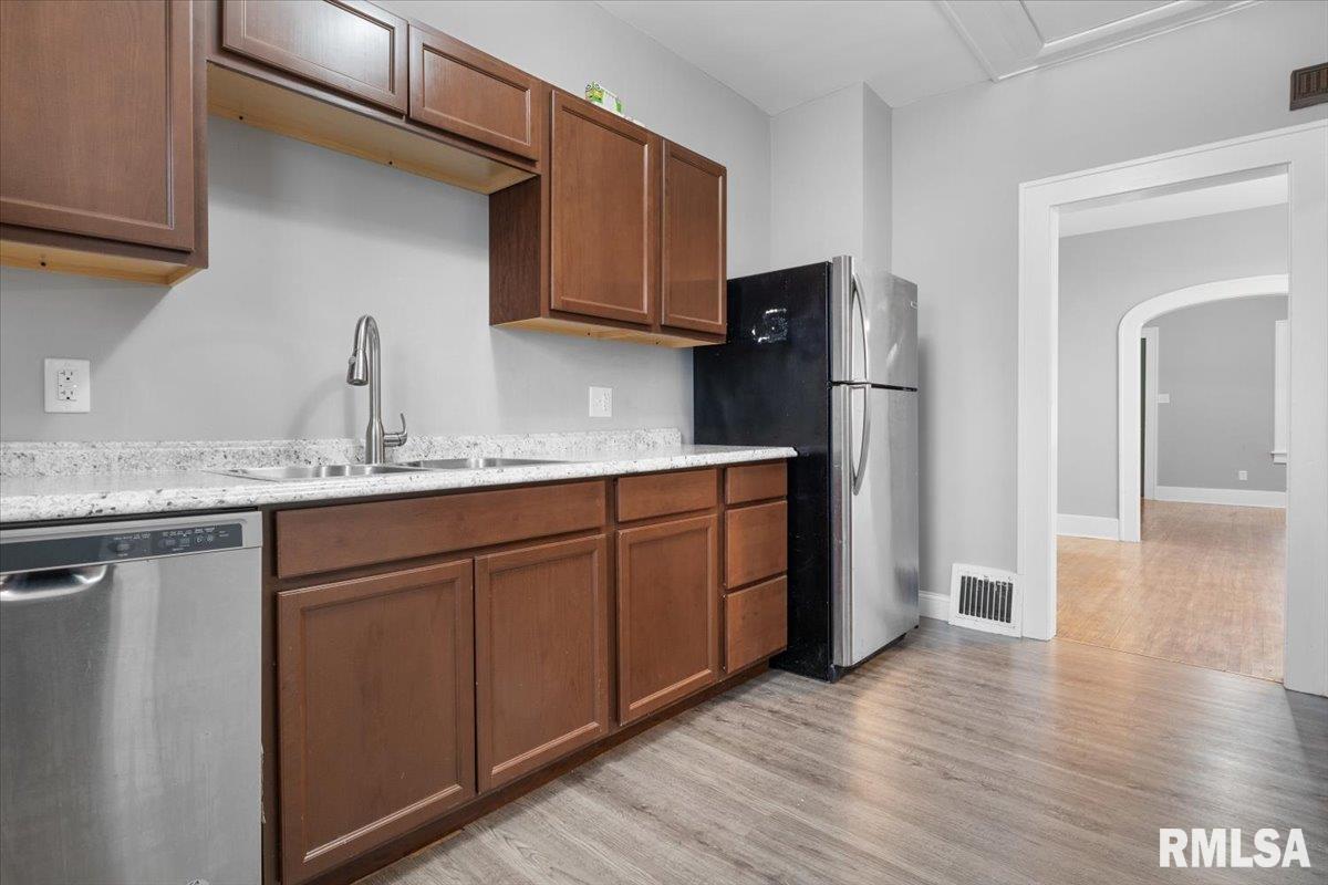 2041 North 7th Street Springfield, IL 62702 - Photo 12 of 24