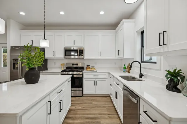 $458,900 | 420 West 5th Street, Columbia, TN 38401