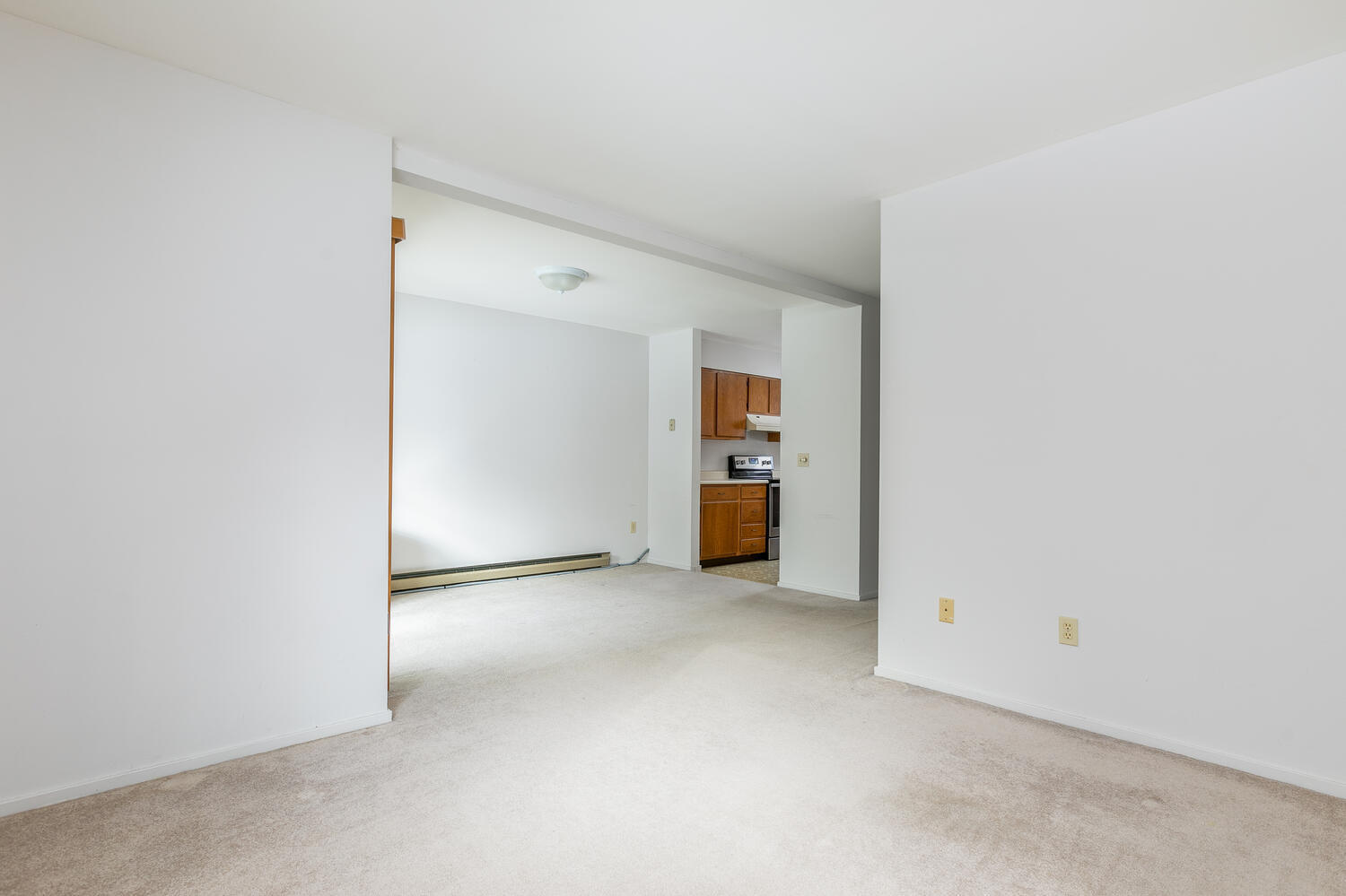 22 Linwood Road, Unit 22 Freeport, ME 04032 - Photo 10 of 37 22 Linwood Rd Freeport ME-large-011-005-