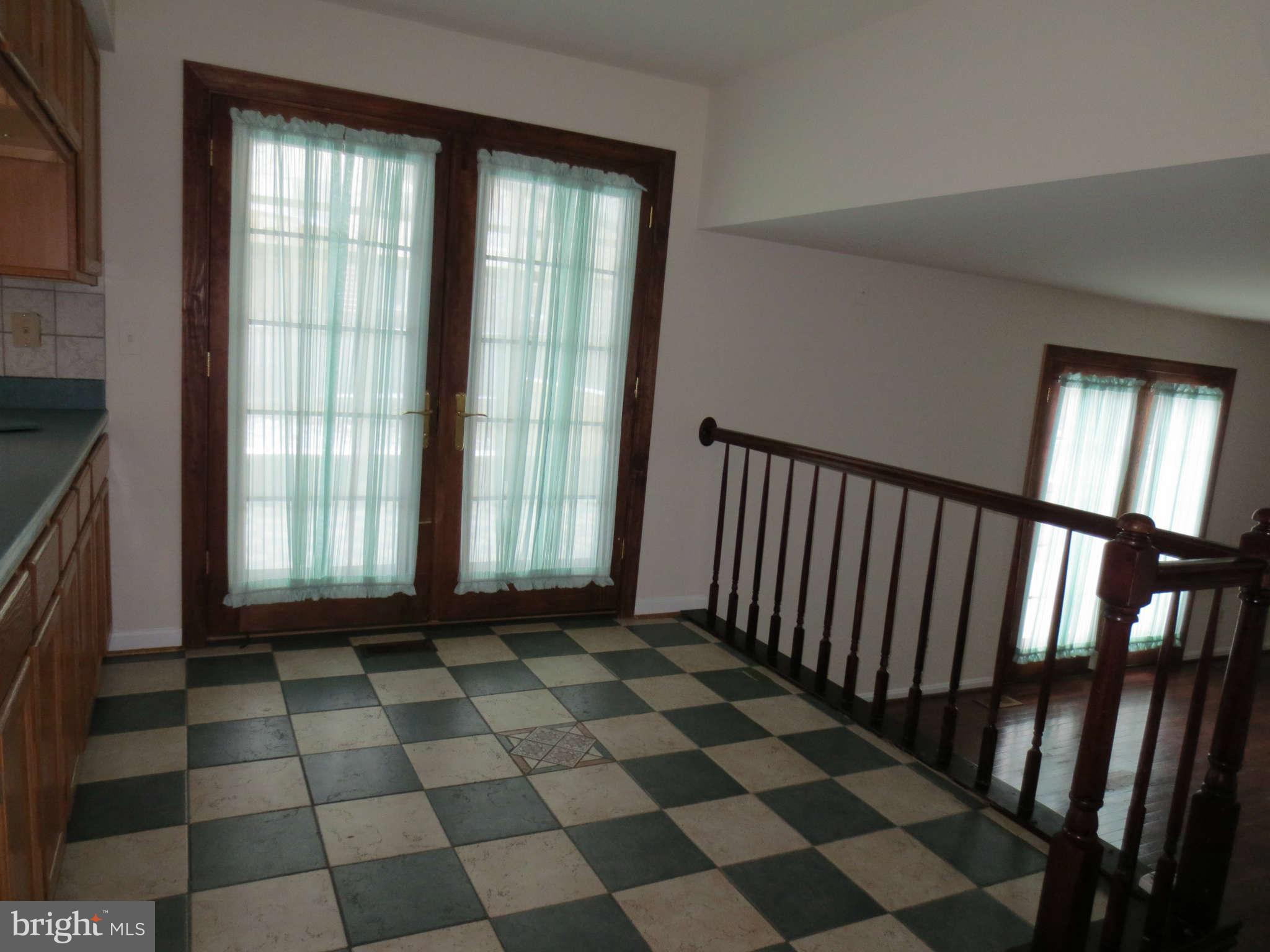 10 Burns Road Stafford, VA 22554 - Photo 11 of 30 Convenient breakfast room off kitchen