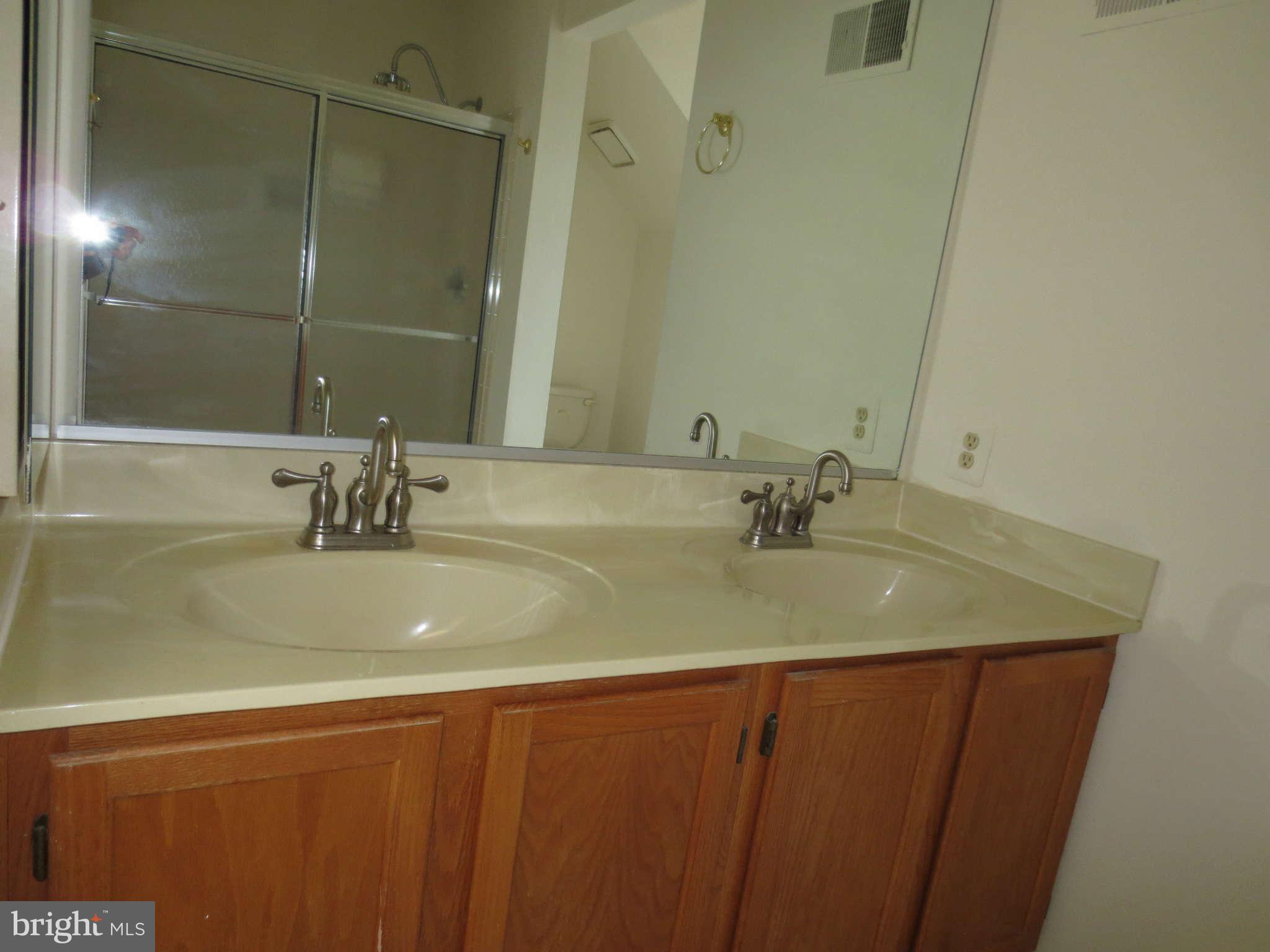 10 Burns Road Stafford, VA 22554 - Photo 19 of 30 Double bowl sink in master bath