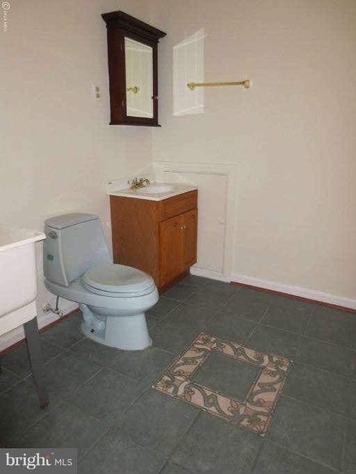 10 Burns Road Stafford, VA 22554 - Photo 27 of 30 Lower level half bath with custom tile floor