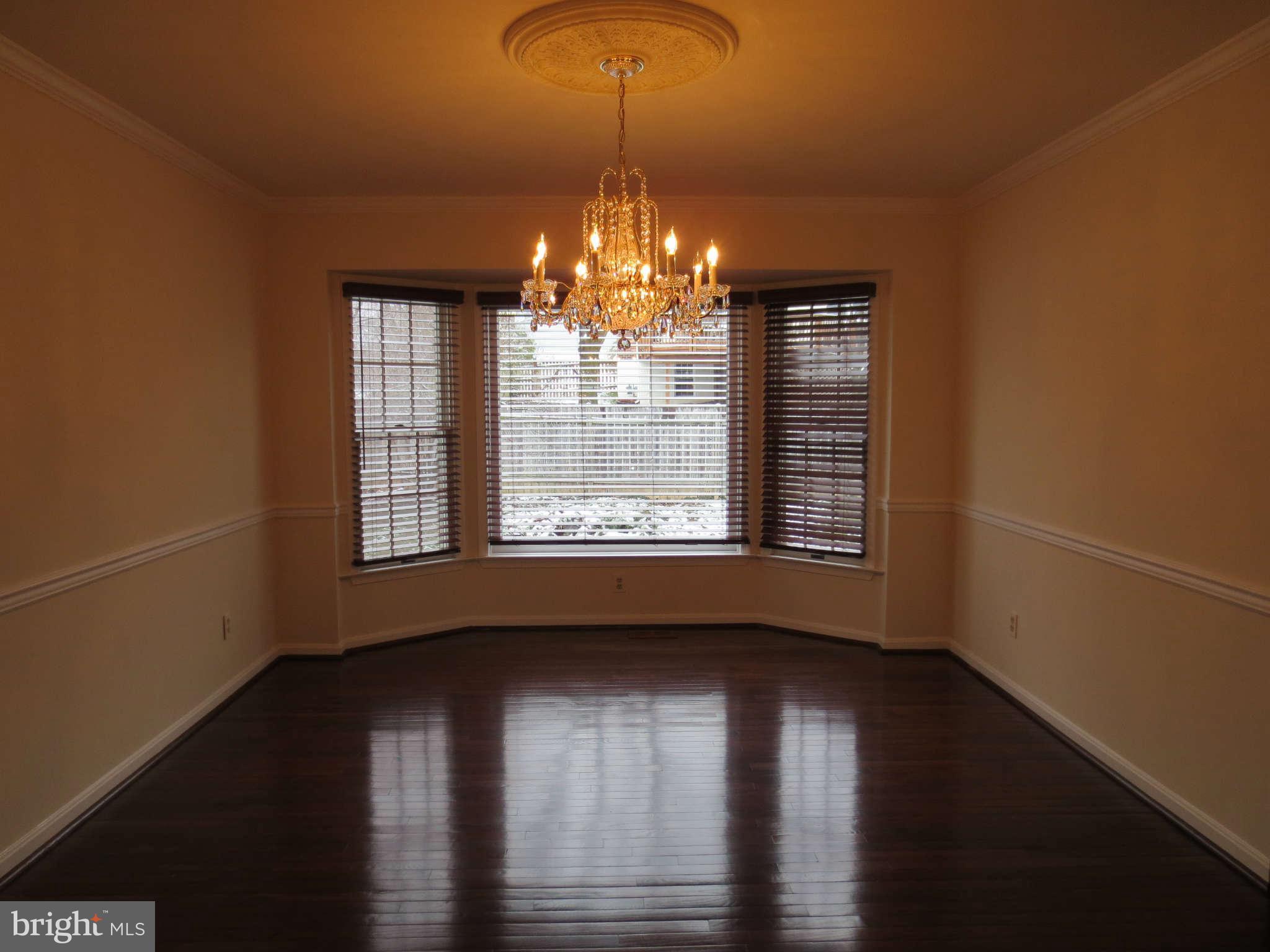 10 Burns Road Stafford, VA 22554 - Photo 5 of 30 Dining Room with crystal chandelier (conveys)