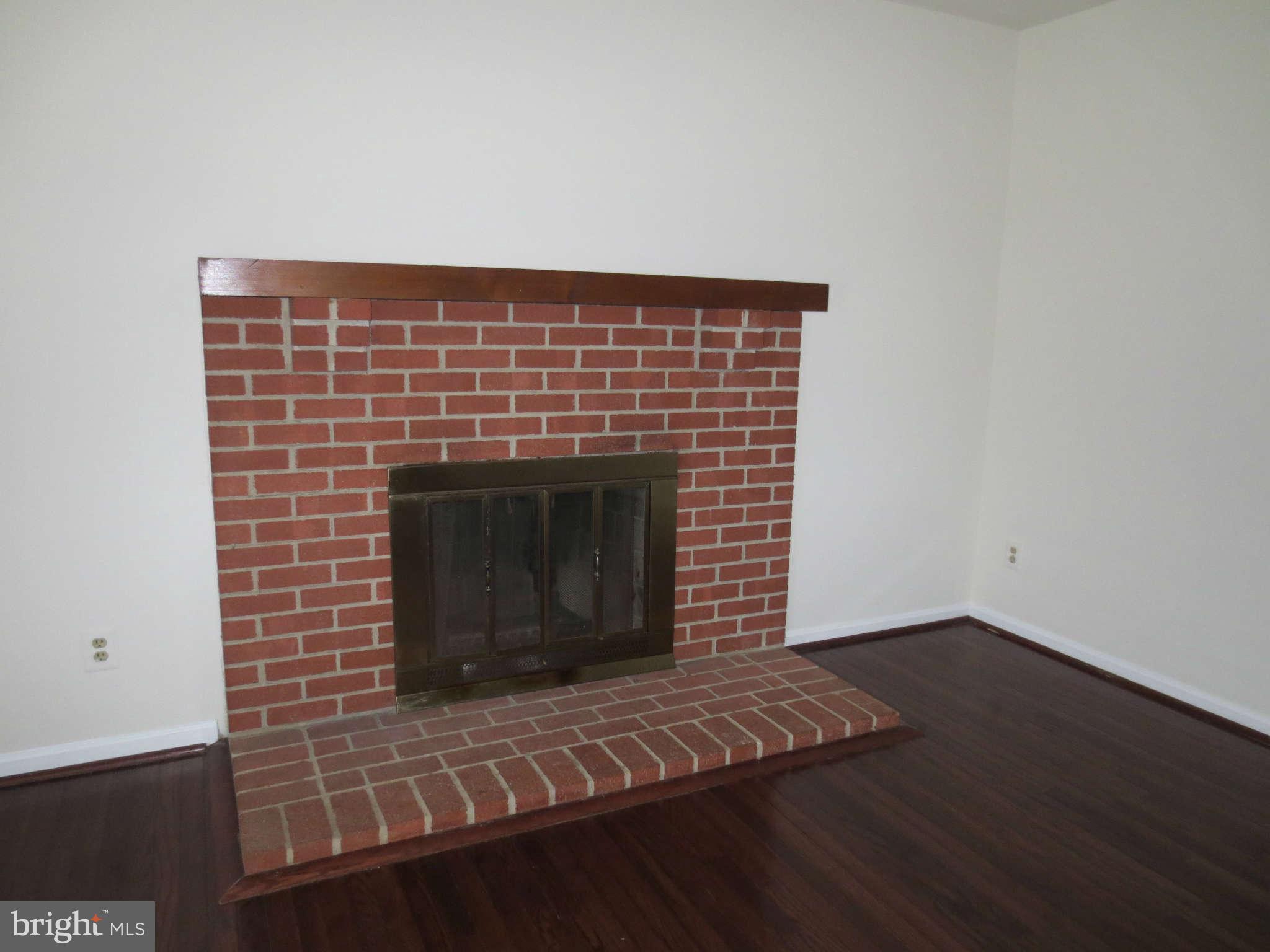 10 Burns Road Stafford, VA 22554 - Photo 7 of 30 Family Room wood burning fireplace