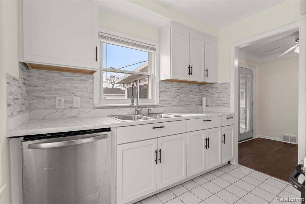 15705 Champaign Road Allen Park, MI 48101 - Photo 9 of 42