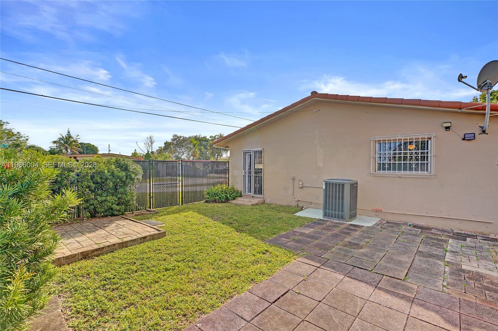 6501 Southwest 30th Street Miami, FL 33155 - Photo 23 of 36 SIDE YARD FOR GARDENING OR YOUR PRIVATE OASIS